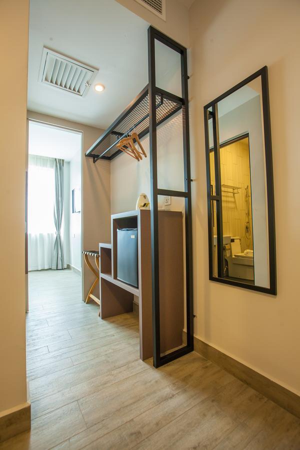 Bzz Hotel Скудай Екстериор снимка