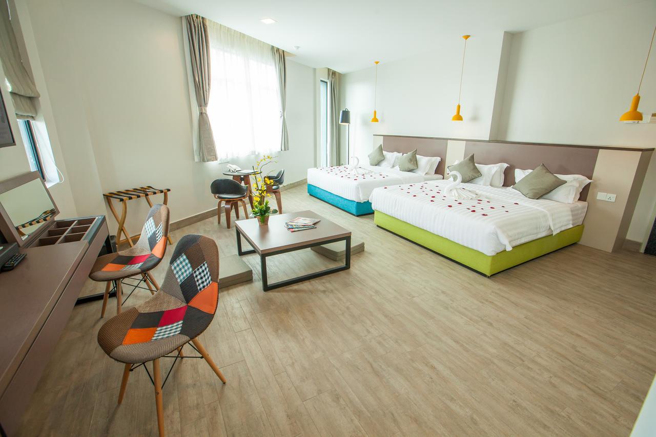 Bzz Hotel Скудай Екстериор снимка