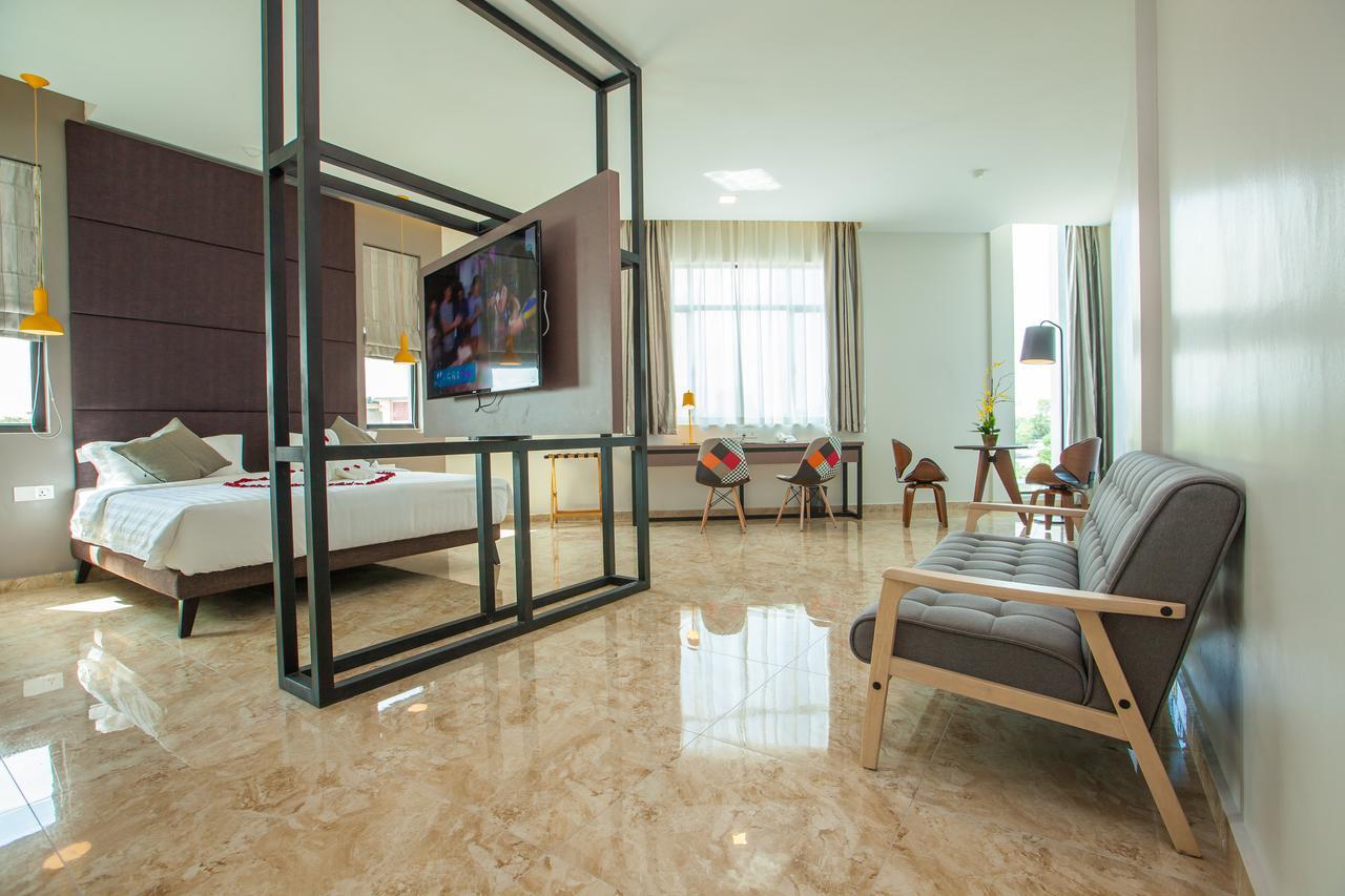 Bzz Hotel Скудай Екстериор снимка