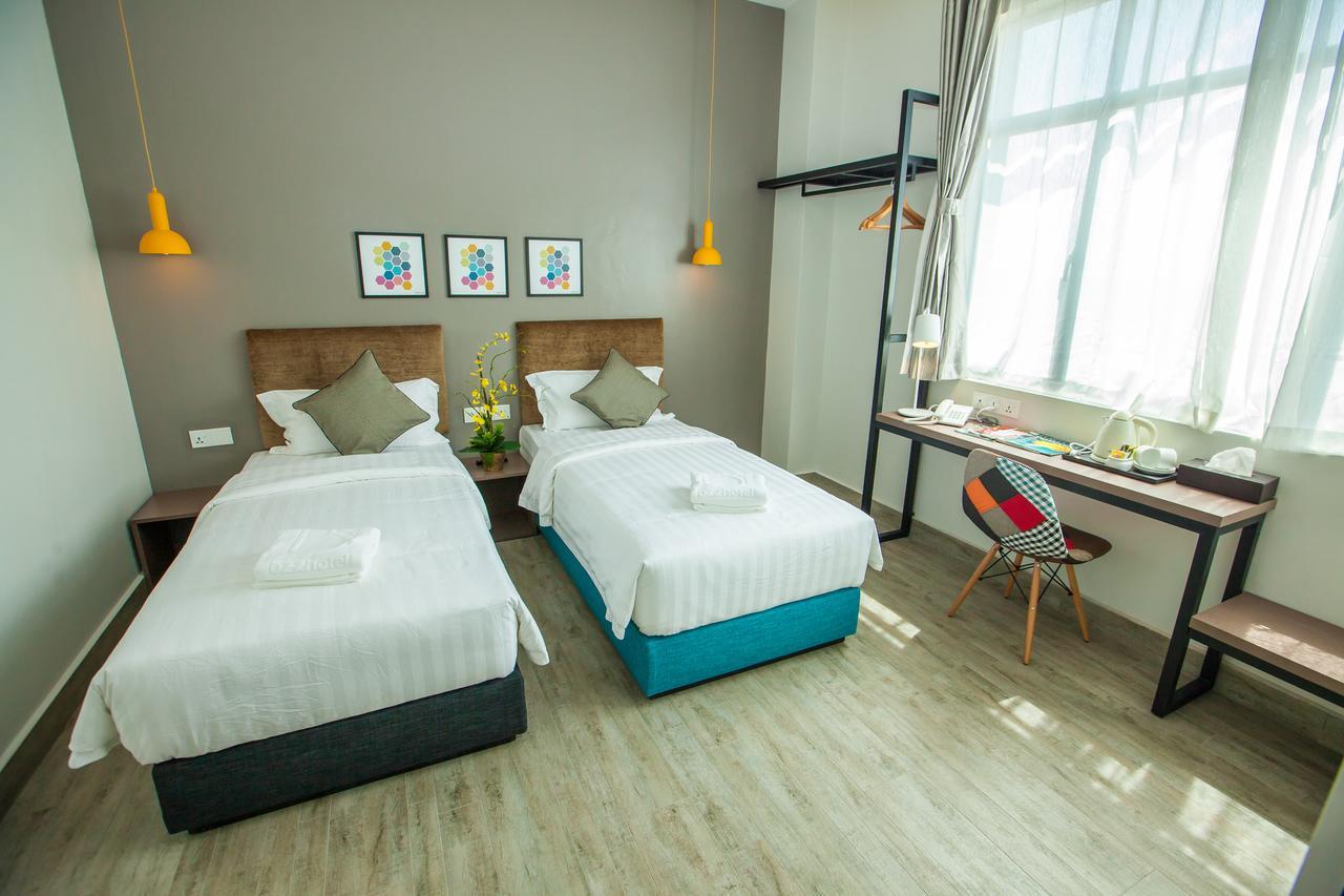 Bzz Hotel Скудай Екстериор снимка