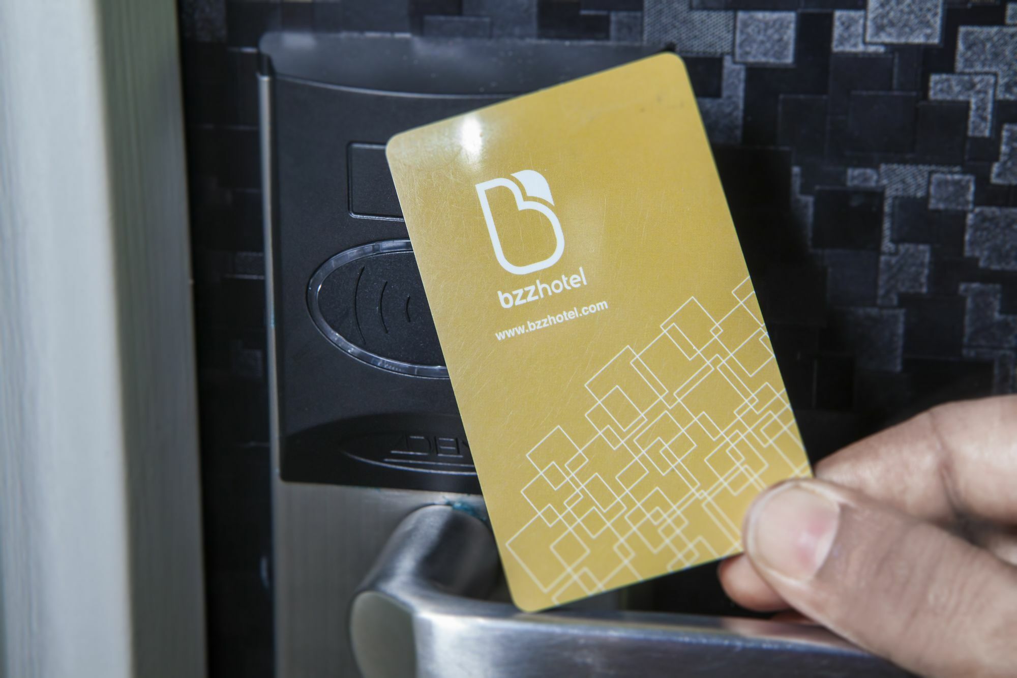Bzz Hotel Скудай Екстериор снимка